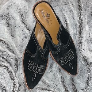 Women boot mule